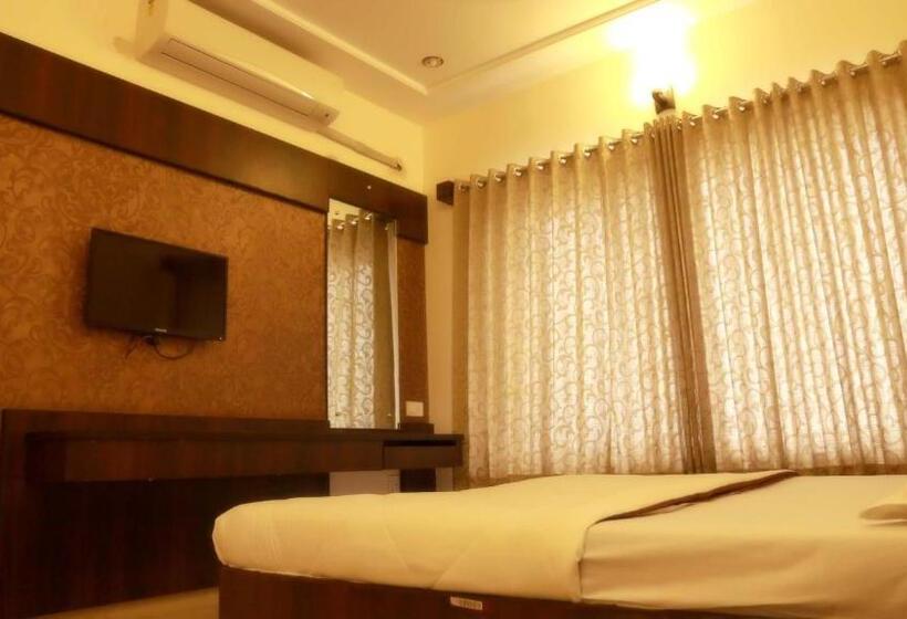 غرفة قياسية, Sai Ramanand