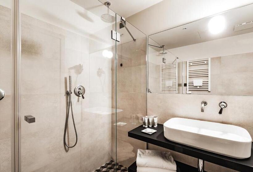 Полулюкс с Балконом, Seebay