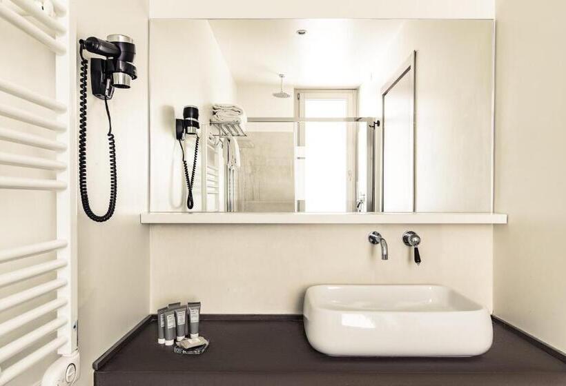 Полулюкс с Балконом, Seebay