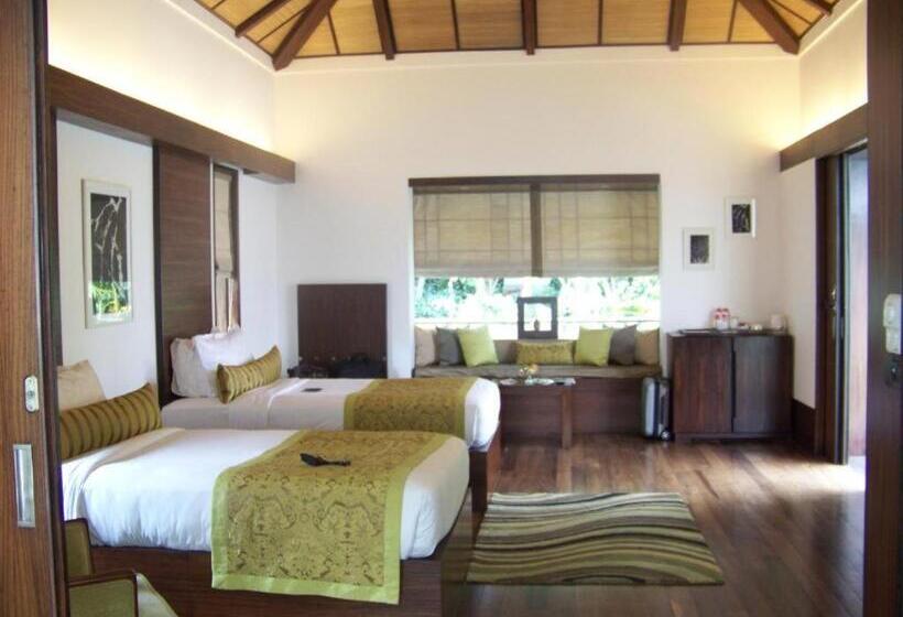 ویلای یک اتاق خوابه با استخر شنا, The Serai Chickmagalur