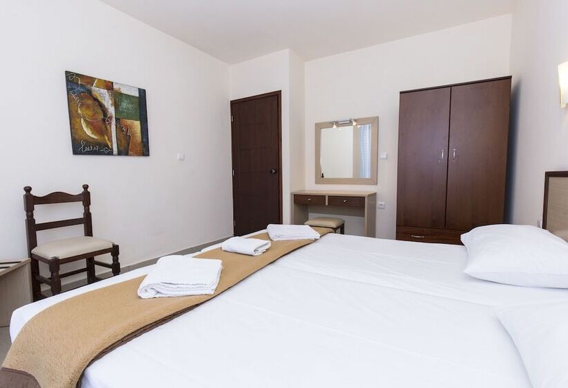 דירת חדר בקומת קרקע, Mandy Suites