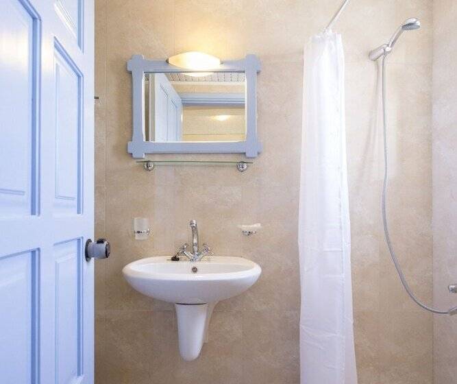 Студио Стандарт Вид на Бассейн, Mandy Suites