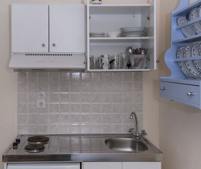 شقة غرفة واحدة, Mandy Suites