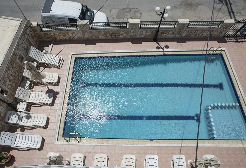 דירת חדר, Mandy Suites