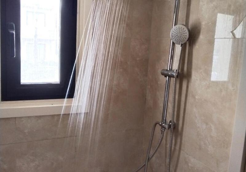 דירת שני חדרים, Mandy Suites