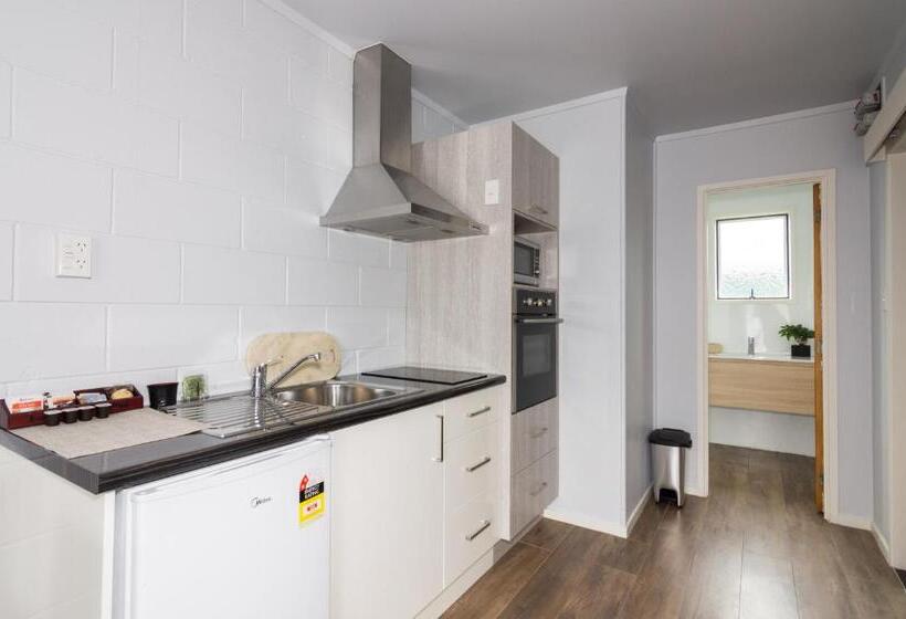 آپارتمان خانوادگی, Kaitaia Motor Lodge