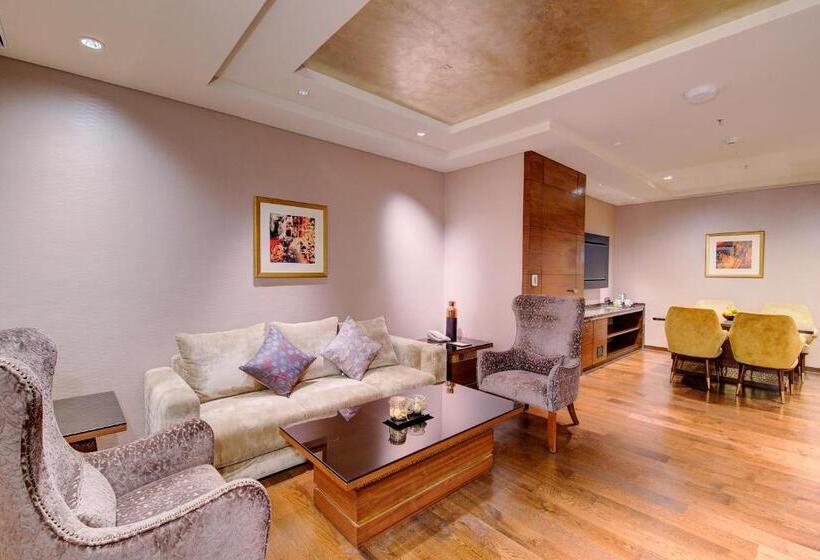 سوئیت پرزیدنت, Niranta Airport Transit Hotel & Lounge Terminal 2 Arrivals