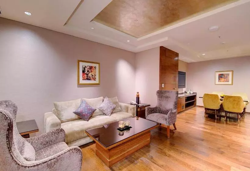 سوئیت پرزیدنت, Niranta Airport Transit Hotel & Lounge Terminal 2 Arrivals