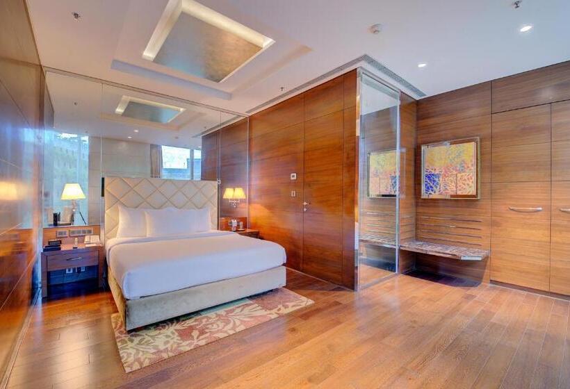 سوئیت پرزیدنت, Niranta Airport Transit Hotel & Lounge Terminal 2 Arrivals