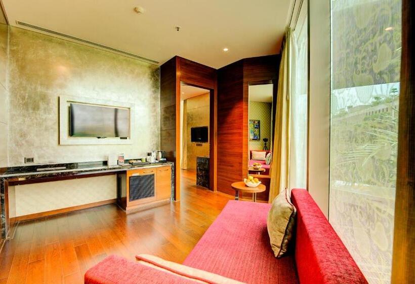 سوئیت پرزیدنت, Niranta Airport Transit Hotel & Lounge Terminal 2 Arrivals