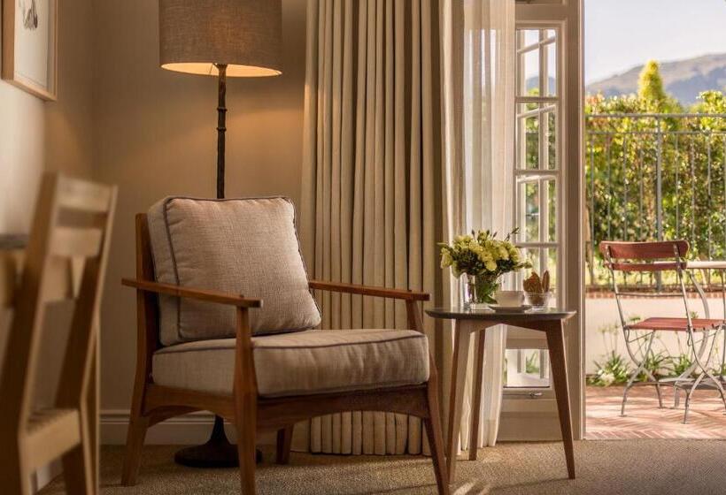 اتاق لوکس با تراس, Leeu House