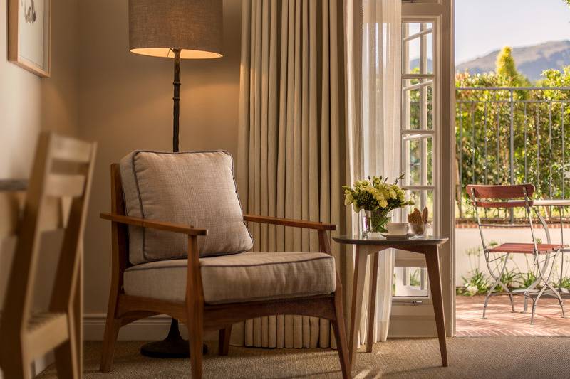 اتاق لوکس با تراس, Leeu House