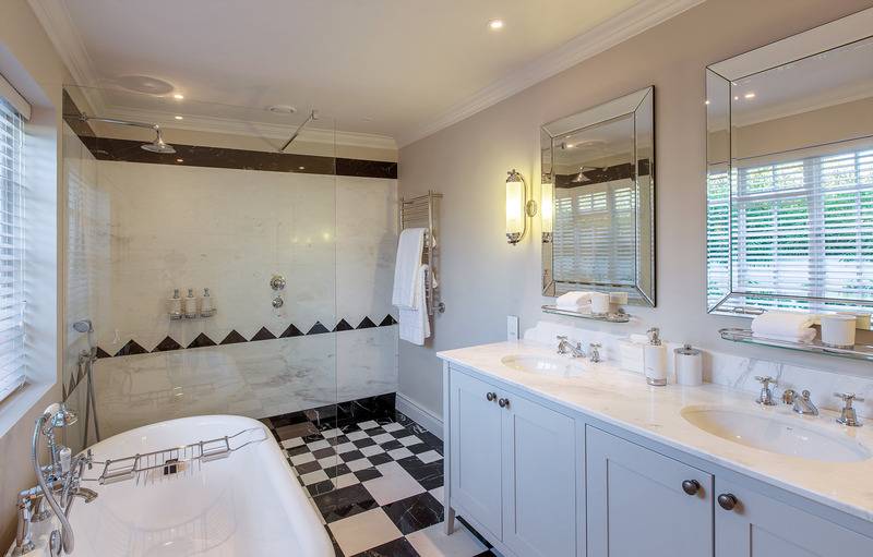 اتاق کلاسیک, Leeu House