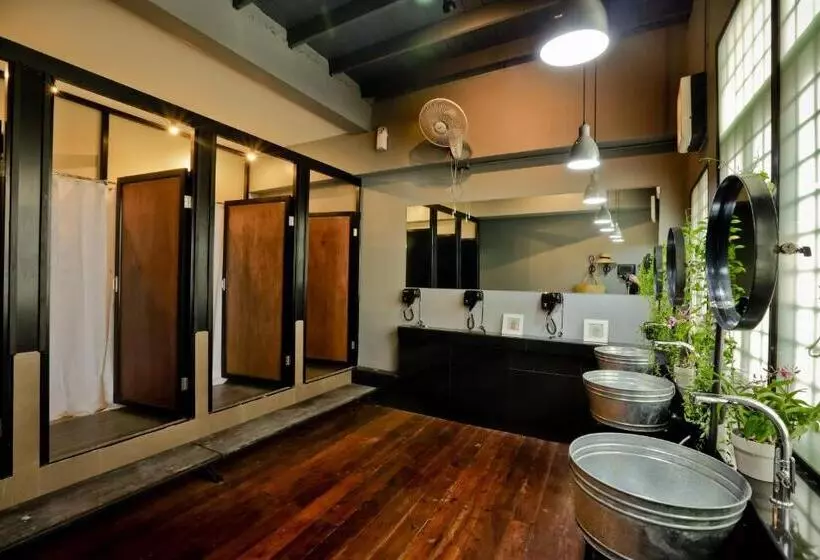 اتاق لوکس خانوادگی, Bangkok Bed And Bike