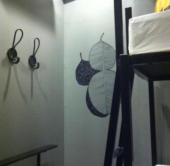 اتاق اکونومی, Bangkok Bed And Bike