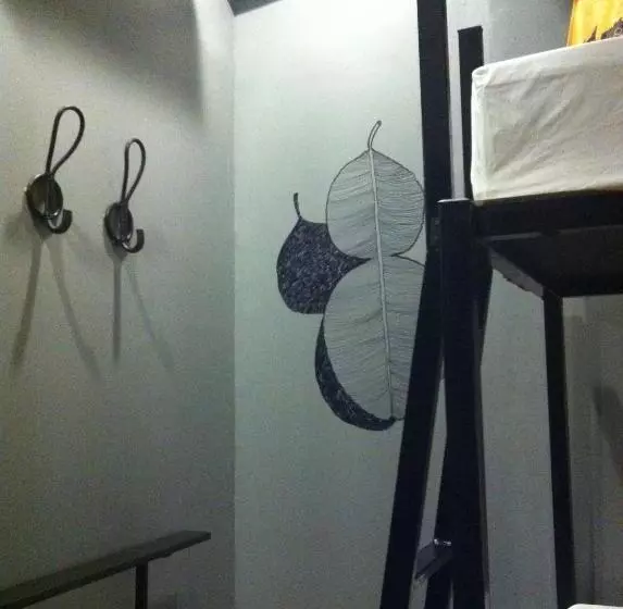اتاق اکونومی, Bangkok Bed And Bike