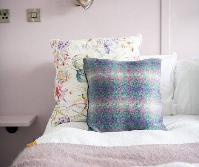Quarto Estandar, Aldwick Estate