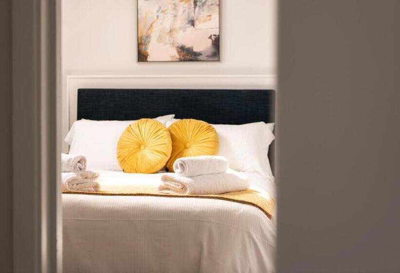 침실 2개 아파트, Aldwick Estate