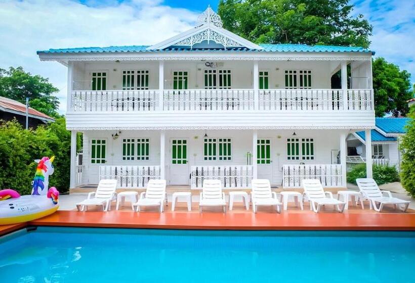 プールビュースタンダードルーム, Baan Luang Harn