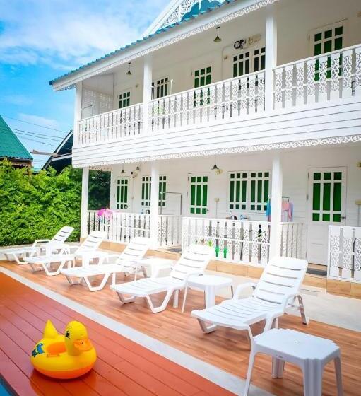バルコニー付きスタンダードルーム, Baan Luang Harn