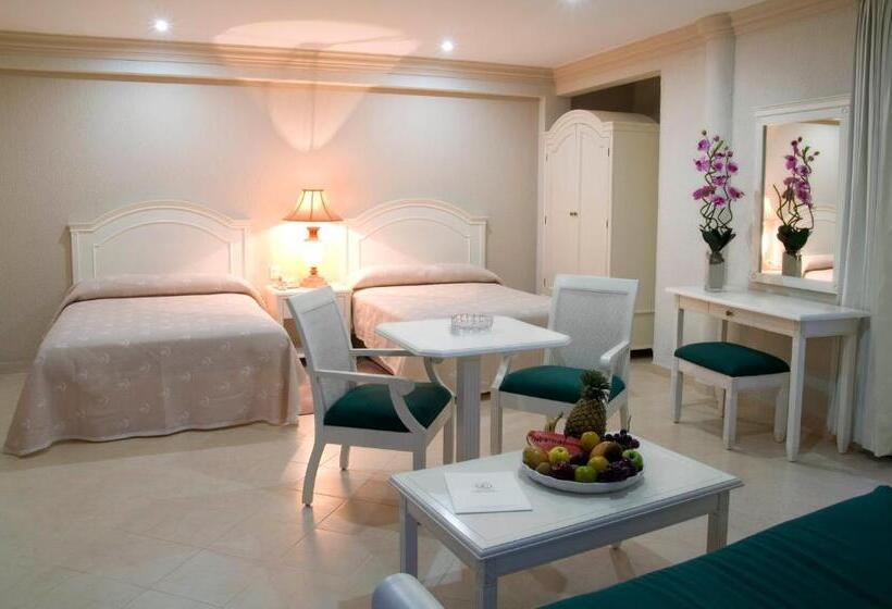 سوییت جونیور, Excelaris Grand Resort Conventions & Spa