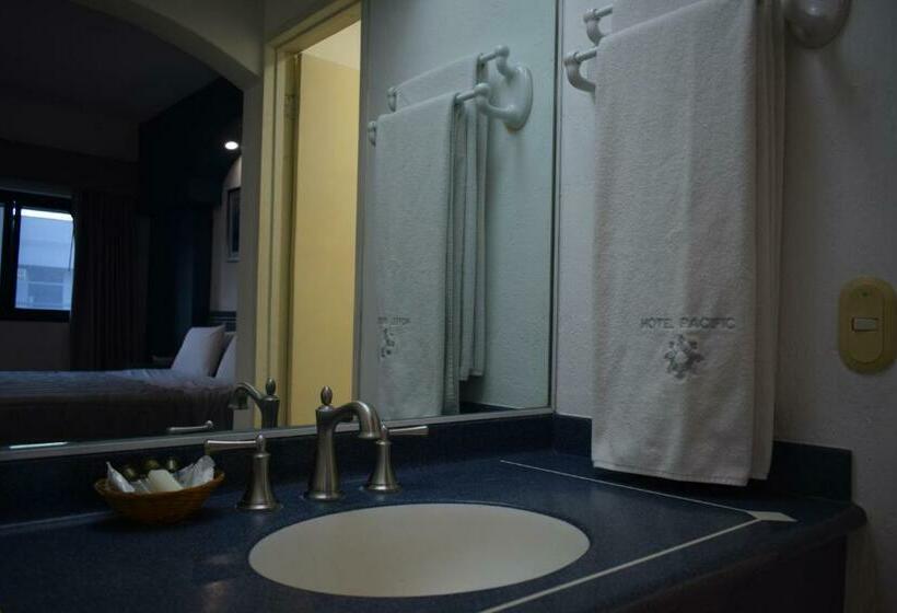 带大床的高级房间, Pacific