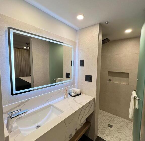 豪华房间, Pacific