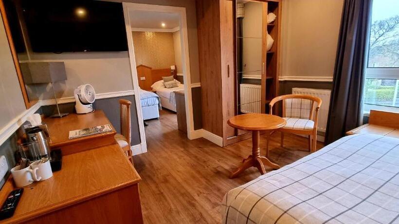 غرفة عائلية, Mill And Brae