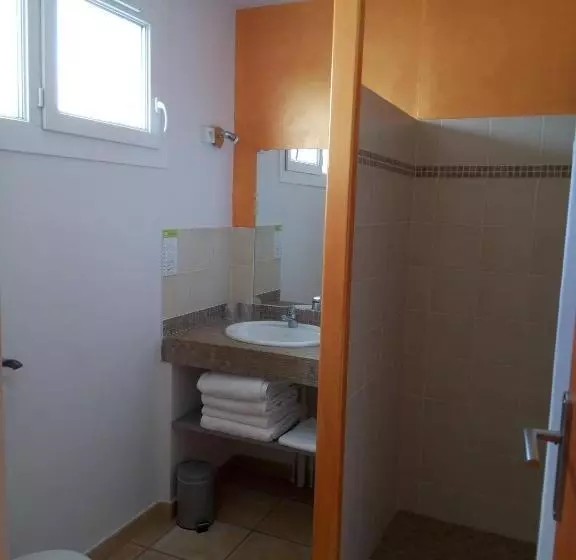 コンフォートトリプルルーム, Le Mas Des Quintrands Manosque Motel De Charme