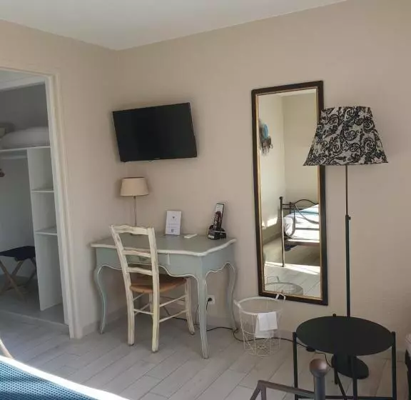 スーペリアールーム, Le Mas Des Quintrands Manosque Motel De Charme