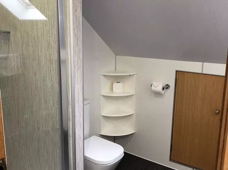 اتاق خانوادگی, Karrawa Guest House