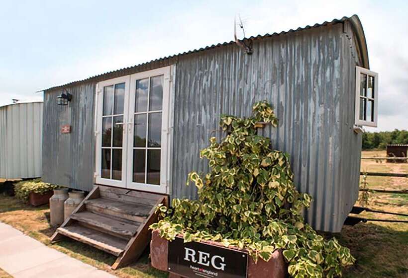 منزل غرفة نوم واحدة, Old Hall House, Nec