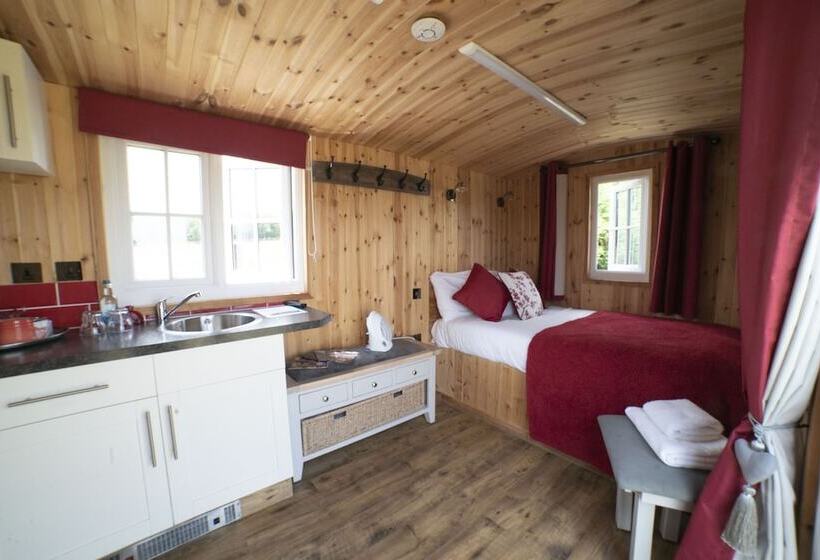 منزل غرفة نوم واحدة, Old Hall House, Nec