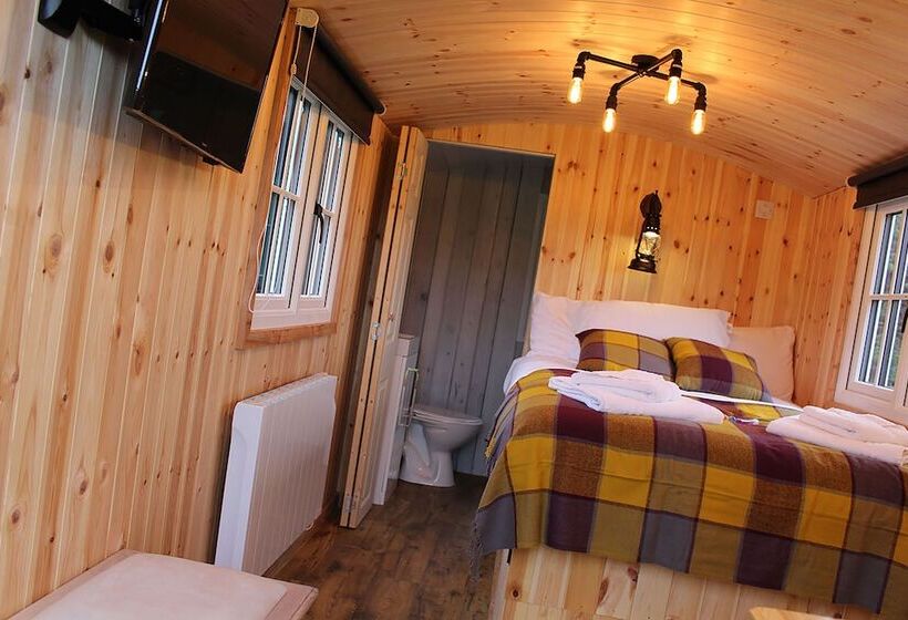 منزل غرفة نوم واحدة, Old Hall House, Nec