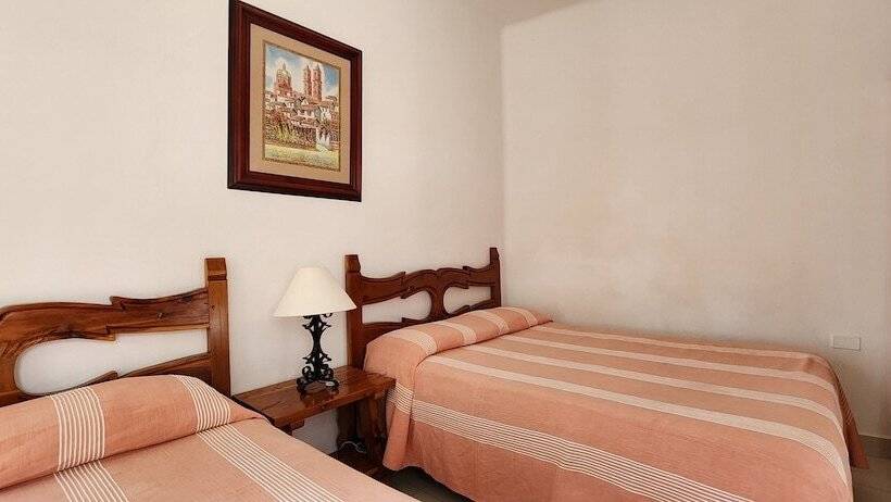 اتاق استاندارد چهار تخته, Posada San Javier