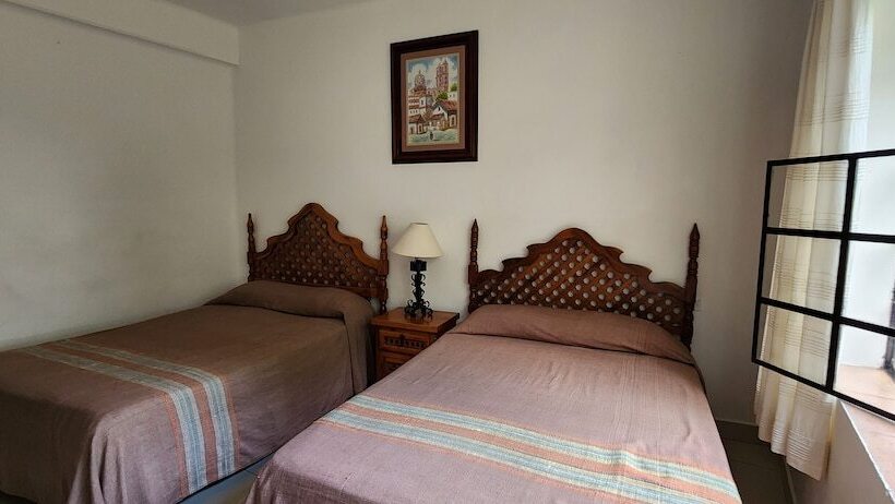 四人标准间, Posada San Javier