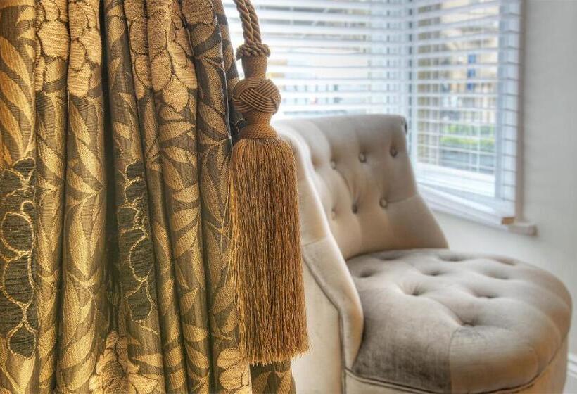 غرفة قياسية, The Bondgate Boutique