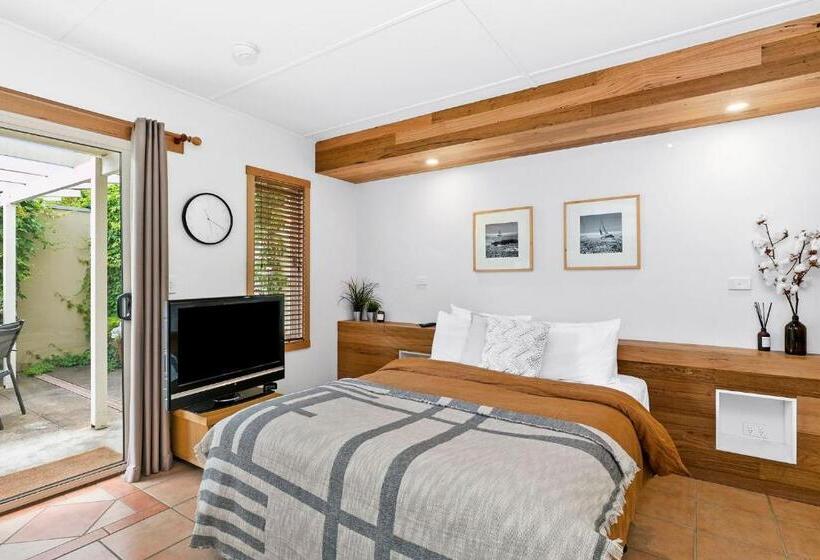 סטודיו דלוקס, Seahaven Village