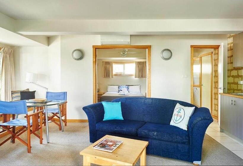 디럭스 스위트, Seahaven Village