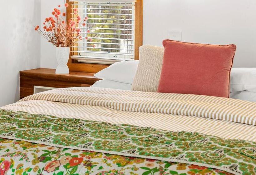 דירת חדר, Seahaven Village