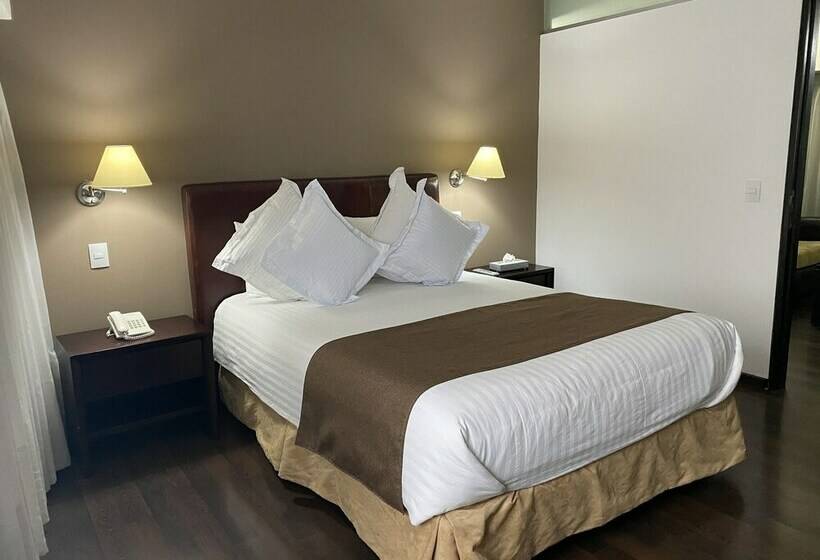 جناح جونيور, Suites Teca Once