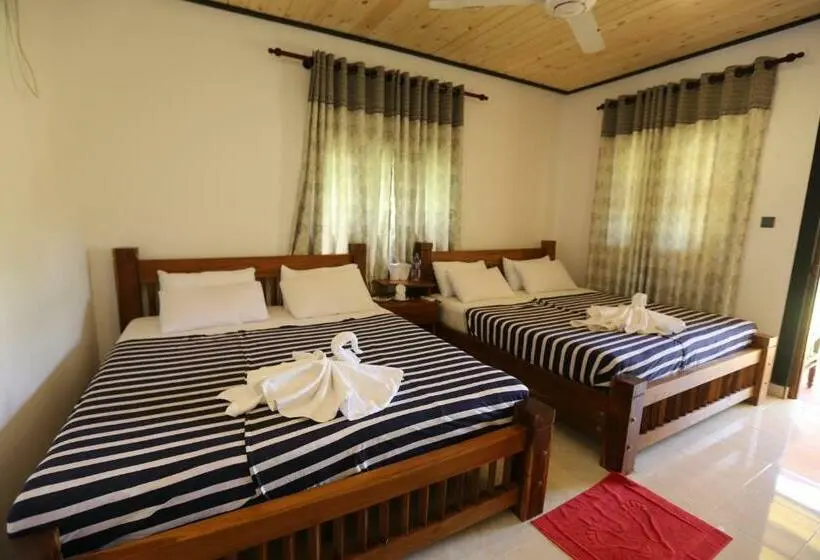 デラックスファミリールーム, Eco Hotel Black & White   Anuradhapura