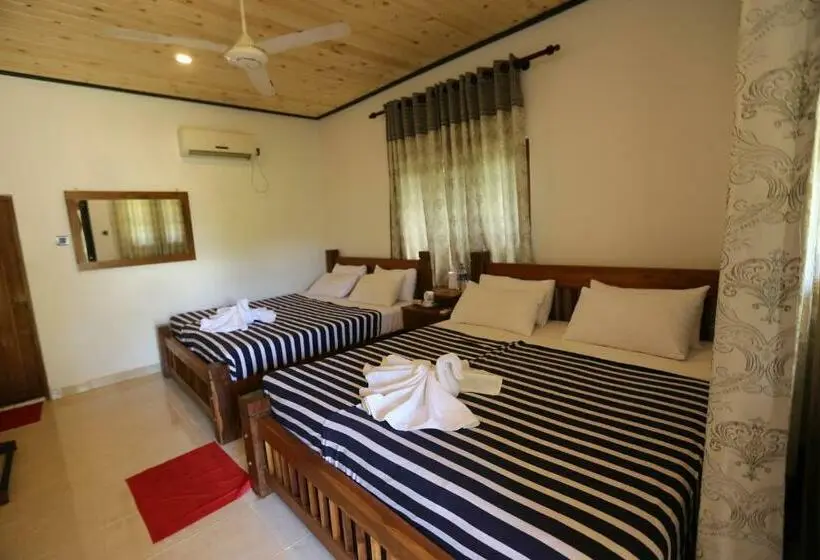 デラックスファミリールーム, Eco Hotel Black & White   Anuradhapura