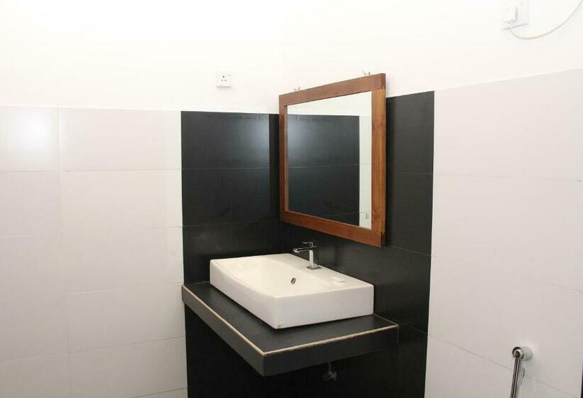 Семейный Номер Deluxe, Eco Hotel Black & White   Anuradhapura