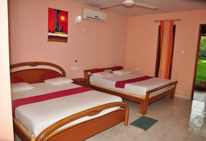 Семейный Номер, Eco Hotel Black & White   Anuradhapura