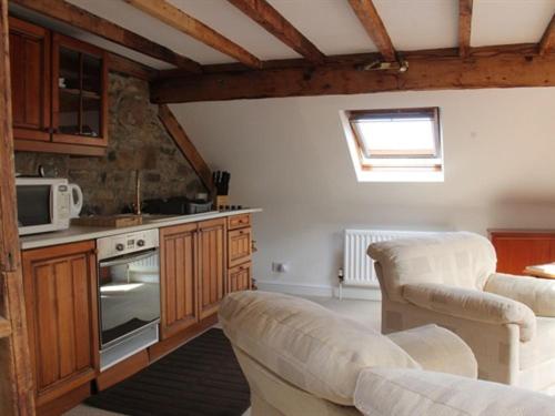 شقة غرفة واحدة, Burnhopeside Hall