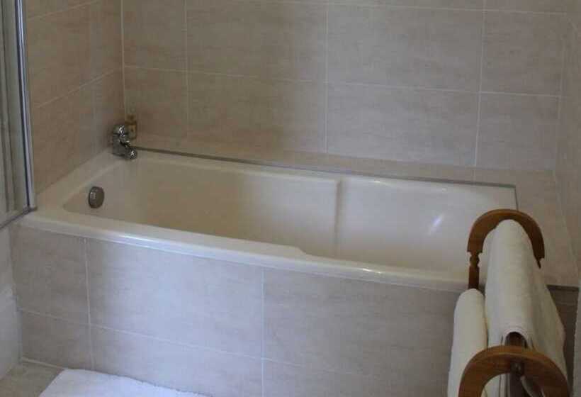 غرفة قياسية, Burnhopeside Hall