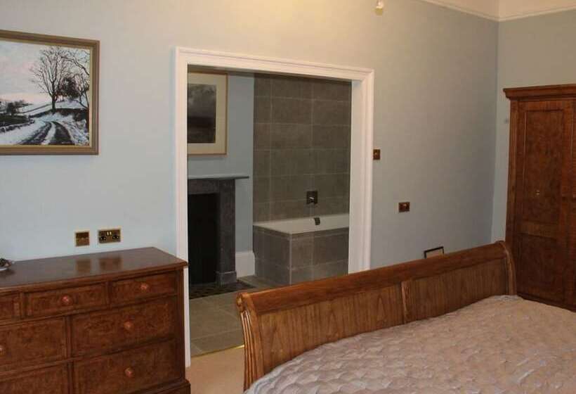 غرفة سوبيريور, Burnhopeside Hall