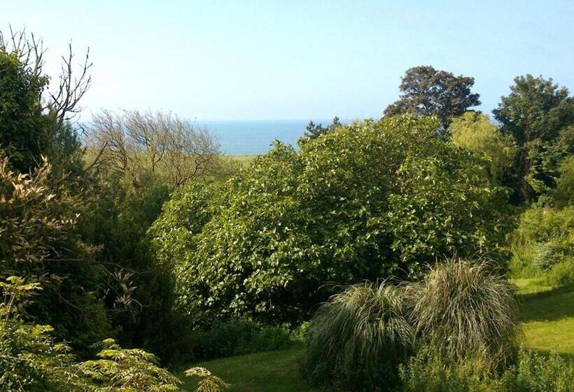 スタンダードルーム, Lisle Combe