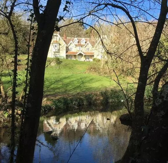 スタンダードルーム, Lisle Combe